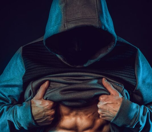 뱃살 고민? 이 운동이 답입니다 man in gray hoodie